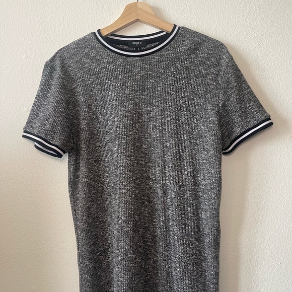 Top - Picture 2 of 2